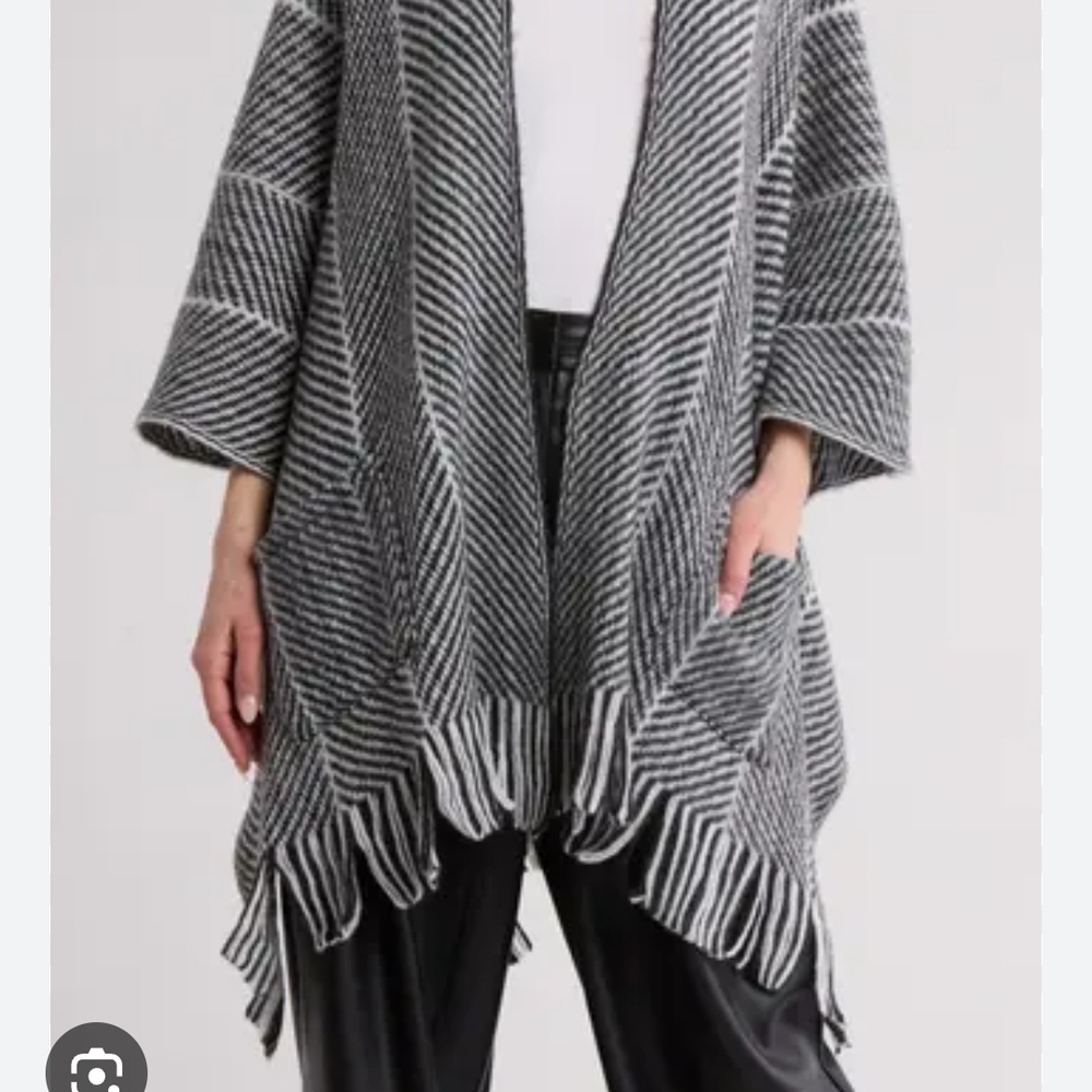 Vince Camuto Black and White fringe wrap